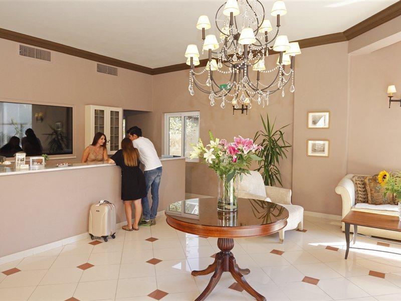 Lambrinos Suites Platanias  Luaran gambar