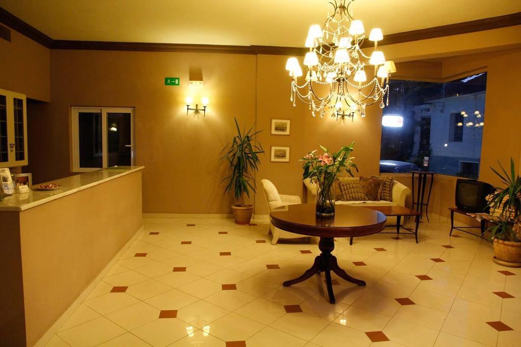 Lambrinos Suites Platanias  Luaran gambar