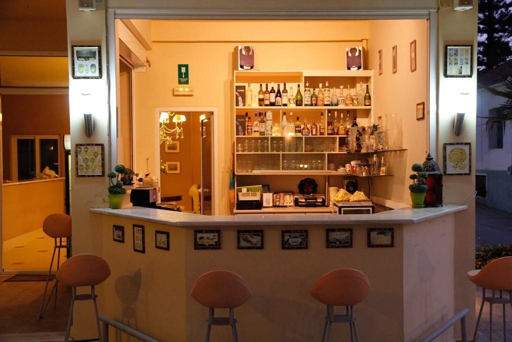 Lambrinos Suites Platanias  Luaran gambar